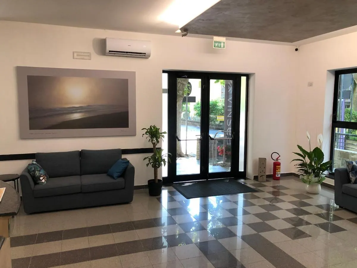 Vinsea Hotel ベラーリア・イジェア・マリーナ 2*,